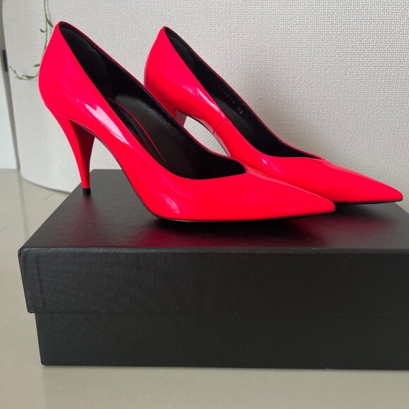 SAINT LAURENT Kiki 85 Pumps in Bright Pink Patent Leather – IT 40 / US 9–9.5 - Picture 3 of 11